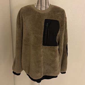 New UGG Niko pull over sweater